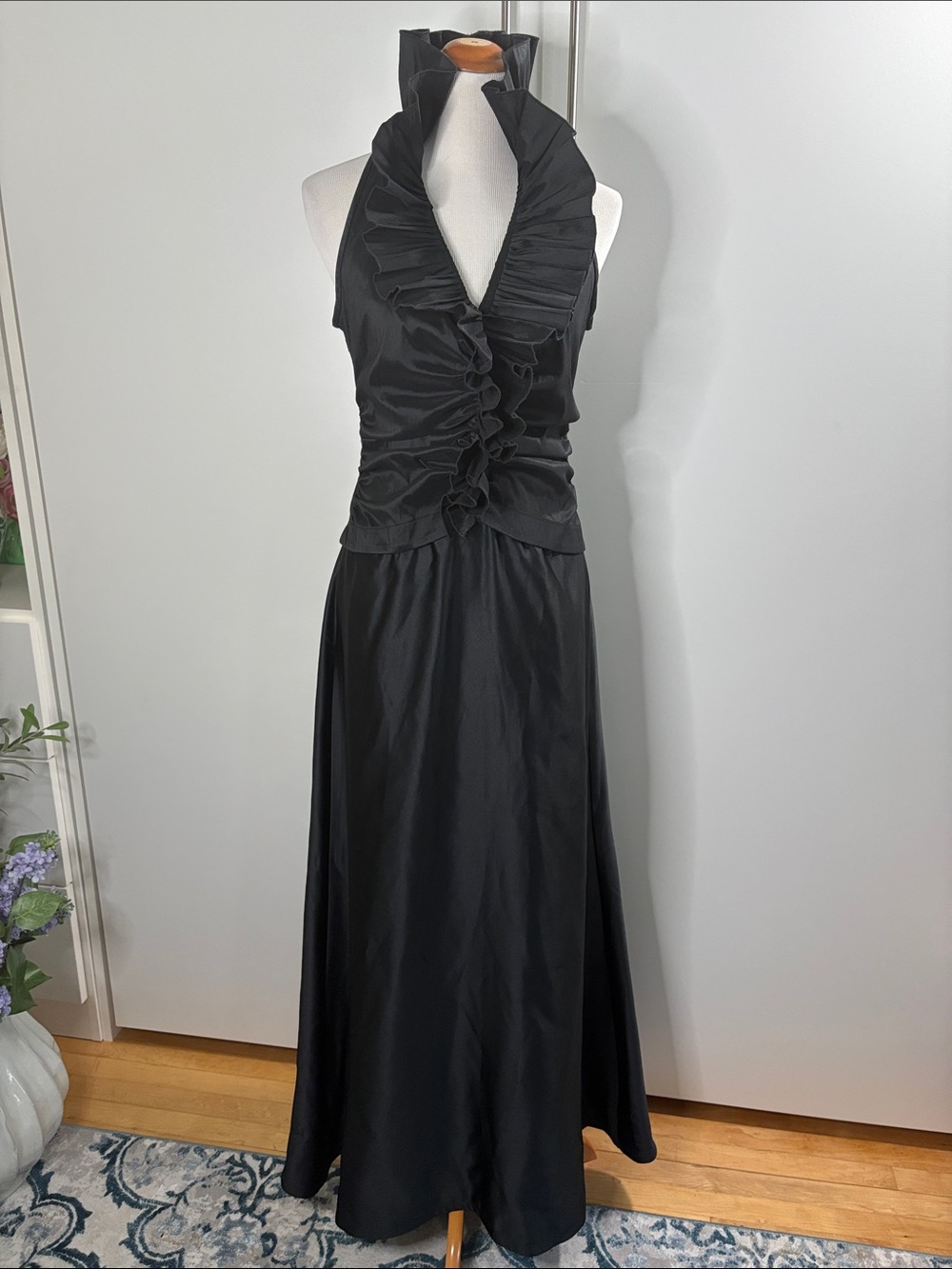 Vintage Tadashi Black Ruffled Halter Evening Gown 10